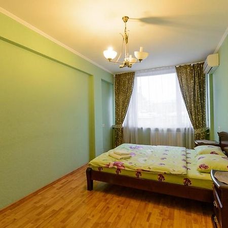 Апартаменти 3-Кімнатні М. Золоті Ворота Kyiv Exterior foto